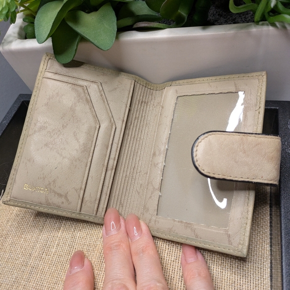 Buxton Bifold Cowhide Leather Exterior Wallet EUC - Picture 3 of 4